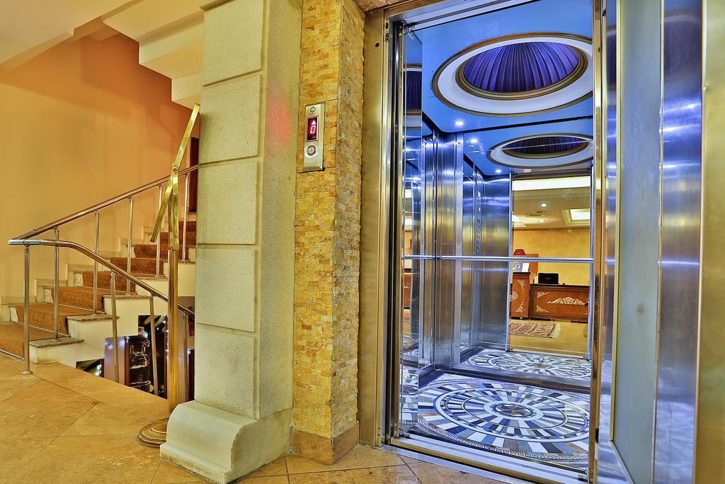 The Istanbul Hotel Екстер'єр фото