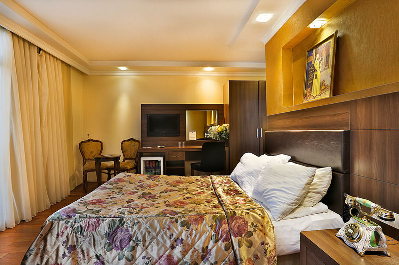 The Istanbul Hotel Екстер'єр фото