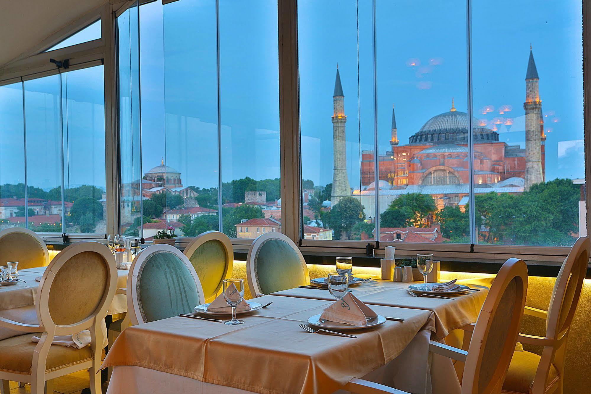 The Istanbul Hotel Екстер'єр фото